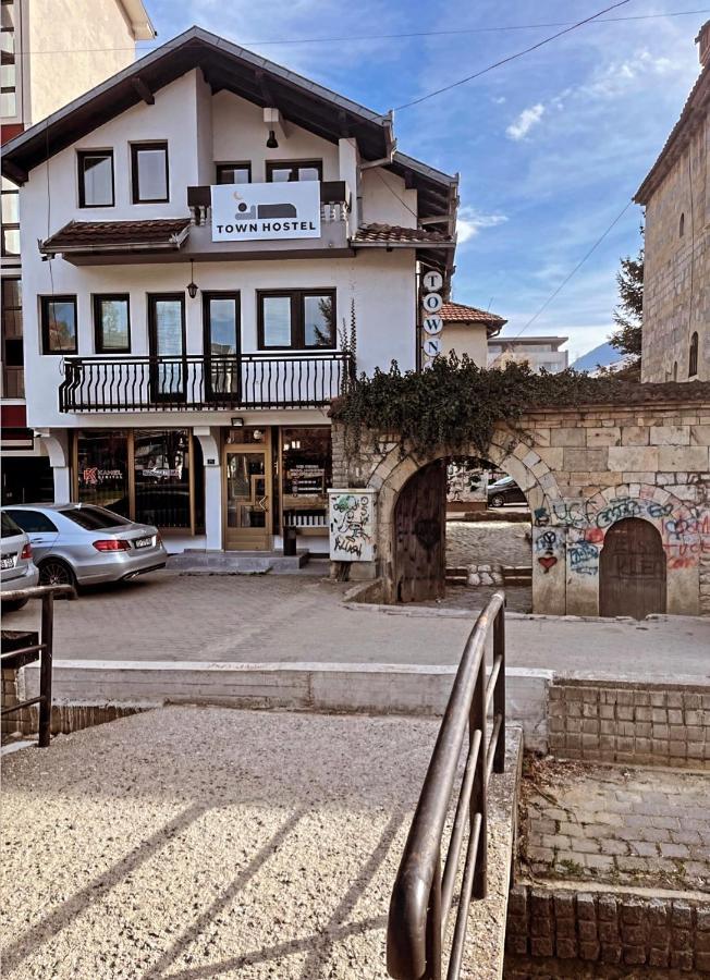 Town Hostel Peje Dış mekan fotoğraf