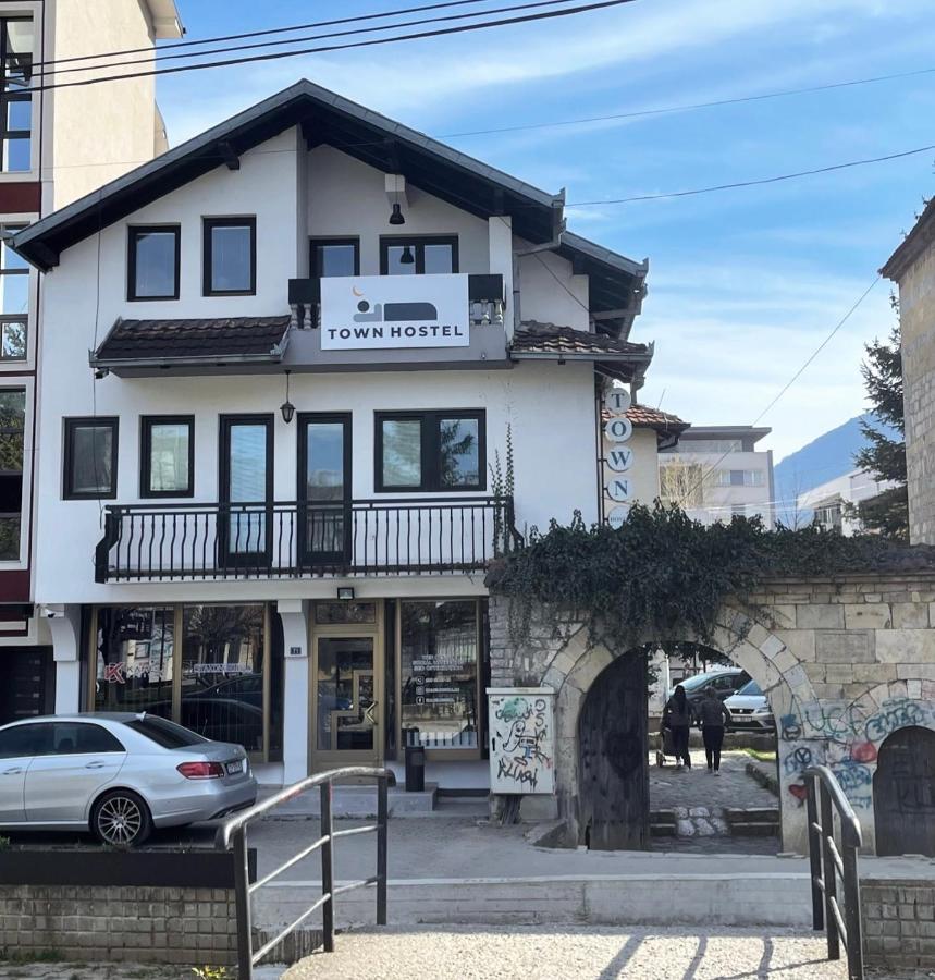 Town Hostel Peje Dış mekan fotoğraf