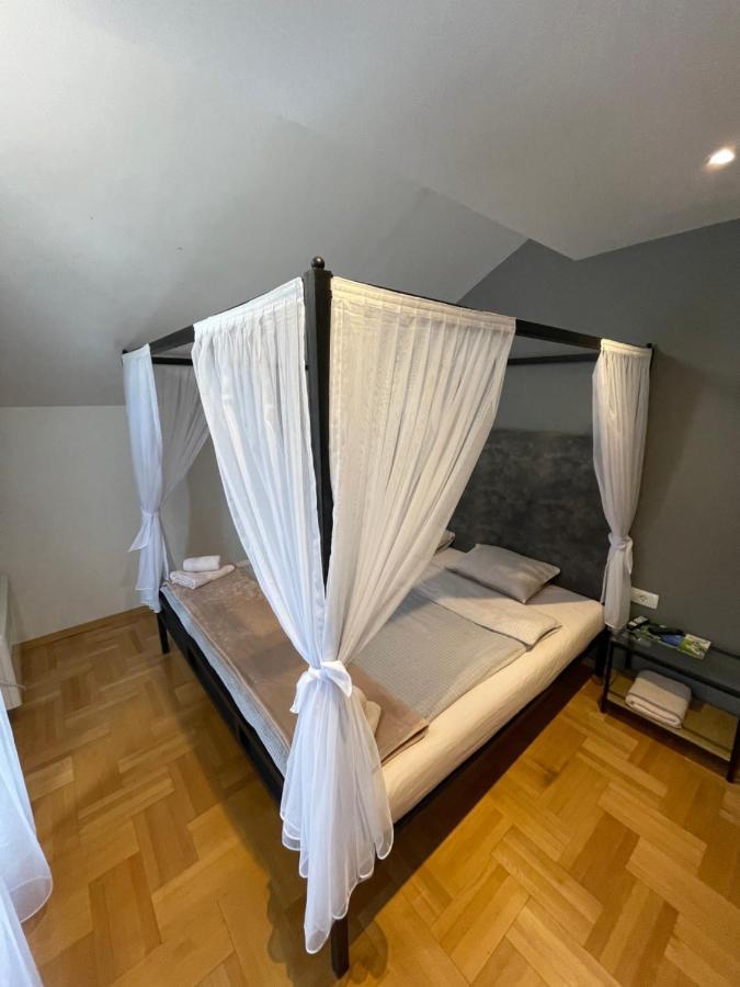 Town Hostel Peje Dış mekan fotoğraf