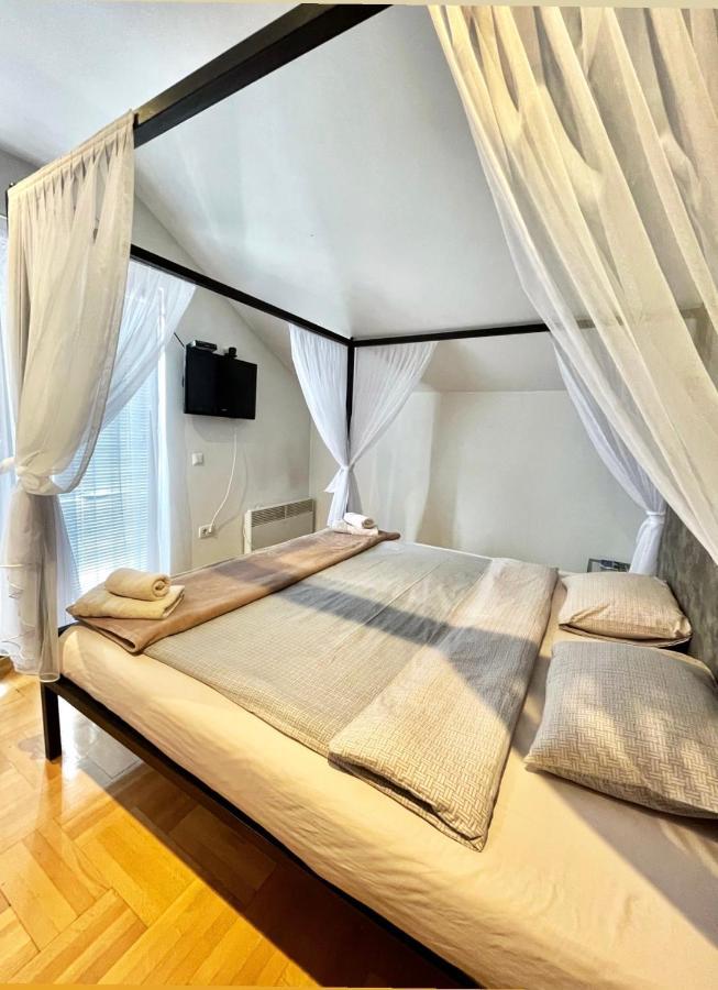 Town Hostel Peje Dış mekan fotoğraf